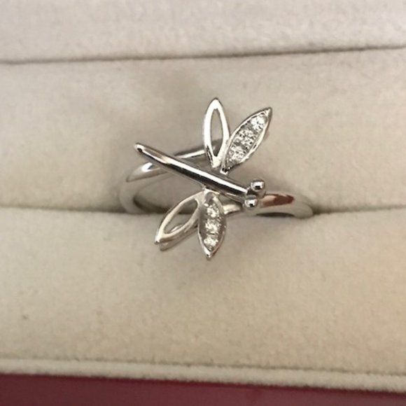 ⭐️Host Pick⭐️ 18K White Gold Dragonfly Ring with Diamonds - Size 7 1/4 - Picture 3 of 11